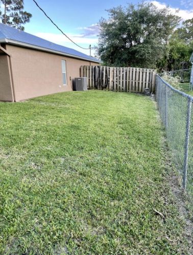 8106 Kenwood Rd, Fort Pierce, FL 34951-1300