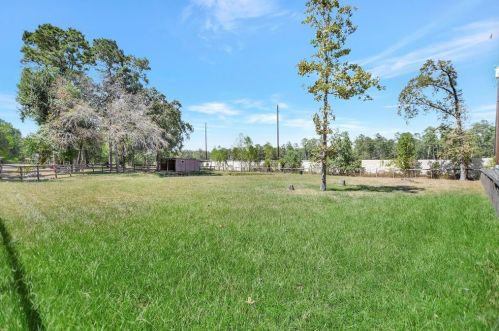 31123 Green Tree Rd, Magnolia, TX 77354-8491