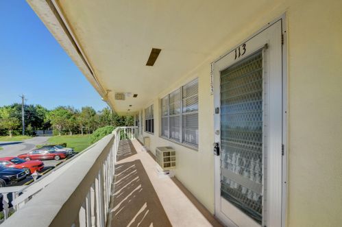 113 Sussex F, West Palm Beach FL  33417-1343 exterior
