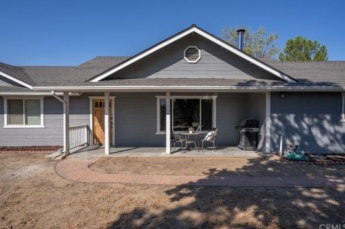 5572 Prancing Deer Pl, Lake Nacimiento, CA 93446-8350