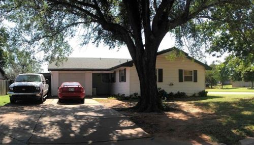 937 Wildoak Dr, Enid, OK 73701-7681
