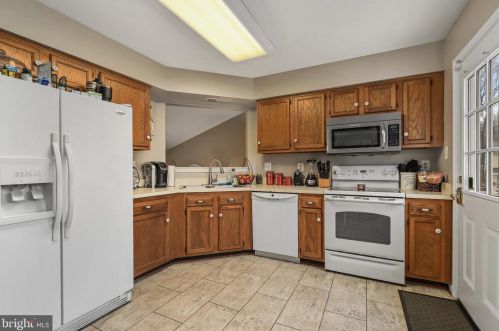 5344 Satterfield Dr, Woodbridge VA  22193-3408 exterior