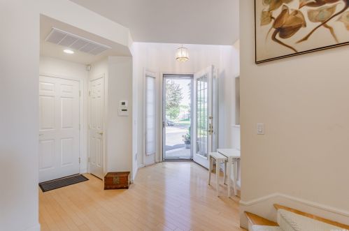 735 Verona Dr, Huntington Station, NY 11747-5249