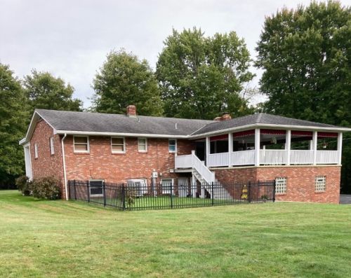261 Kingswood Rd, New Castle, PA 16105-4831