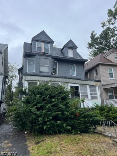 189 Greenwood Ave, East Orange, NJ 07017-5105