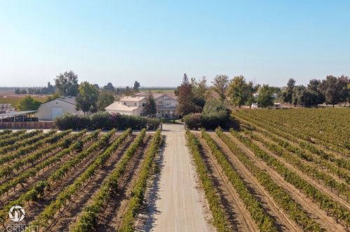 15414 Cuda Dr, Bakersfield CA  93307-9279 exterior