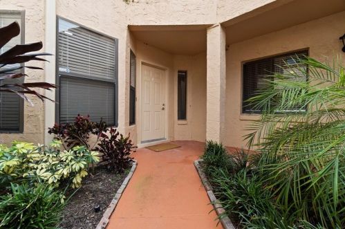 7409 Sugar Bend Dr, Orlando, FL 32819-7215