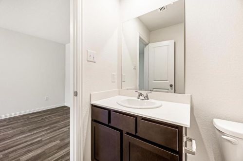 2208 Sayle St, Greenville TX  75401-3138 exterior