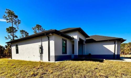 3965 62nd Ave, Naples, FL 34120-2659