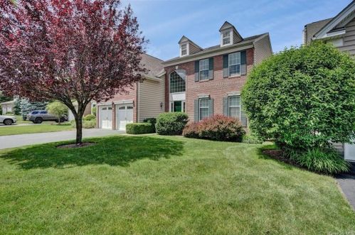 209 Roosevelt Dr, Fishkill NY  12524-4907 exterior