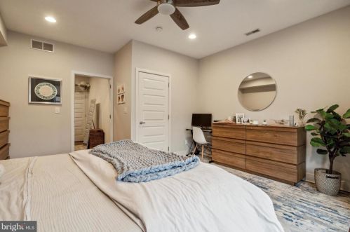 1722 Manton St, Philadelphia PA 19146-3018 exterior