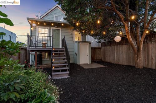 5937 Fremont St, Oakland CA 94608-2217 exterior