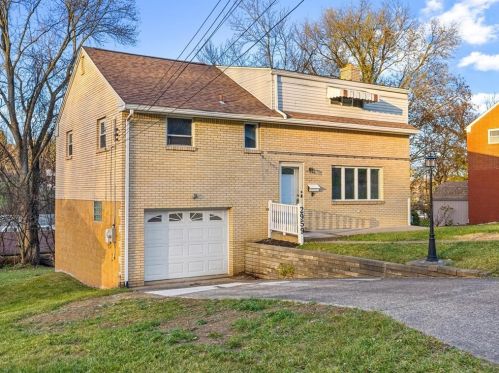 2959 Harmening Ave, Pittsburgh, PA 15227-4126