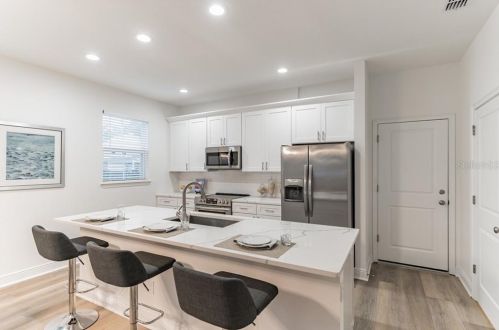 1405 Michigan St, Orlando FL 32806-4818 exterior