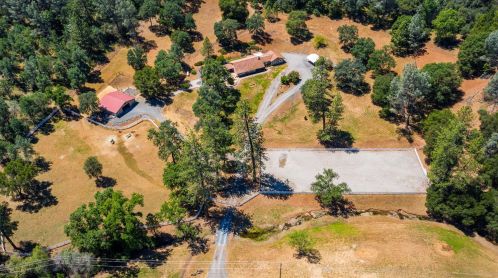 21998 Iron Horse Dr, Grass Valley, CA 95949-8614