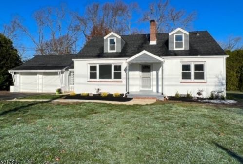 227 Dunhams Corner Rd, East Brunswick NJ  08816-3415 exterior