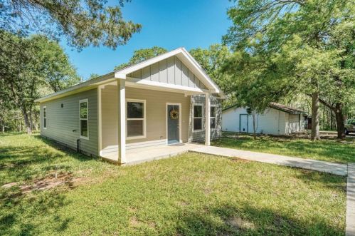 216 Carissa Ln, Red Rock, TX 78662-4514