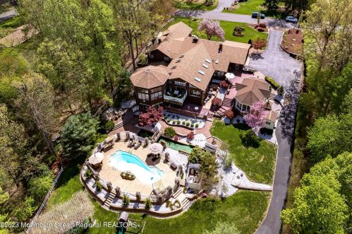 9 Laurel Ct, North Hanover, NJ 08562-2011