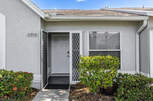 10808 King George Ln, Naples, FL 34109-1594