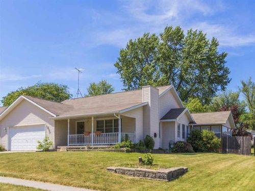 339 Blackberry Ave, Riverside, IA 52327-9604