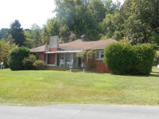 261 Taylor Ave, Elizabethton, TN 37643-6562