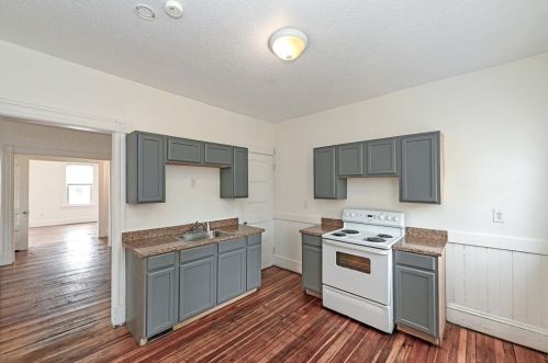 795 Sumner Ave, Springfield MA 01108-2242 exterior