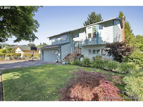 692 Duniway Ave, Damascus OR  97030 exterior