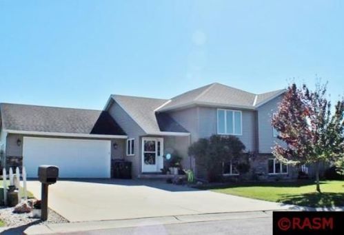 105 Peaceful Pl, Mankato, MN 56001-7413
