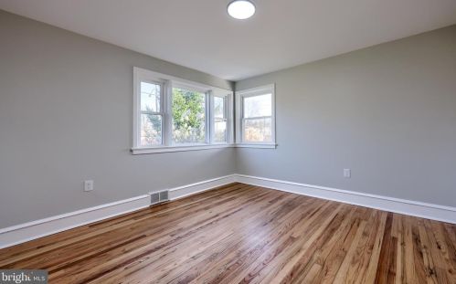 124 Millersville Rd, Lancaster PA  17603-4220 exterior