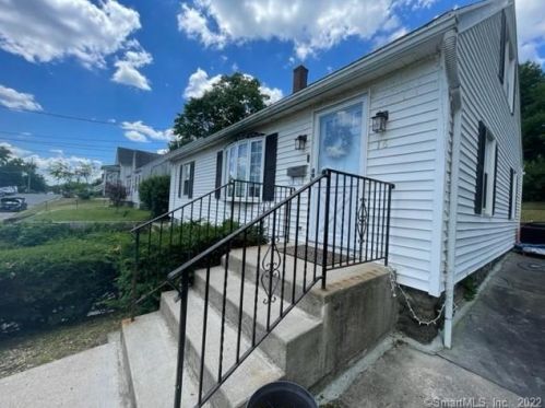 16 Esther Ave, Waterbury CT  06708-4819 exterior