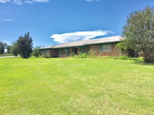 26041 Longhorn Dr, Blanchard, OK 73010-3713