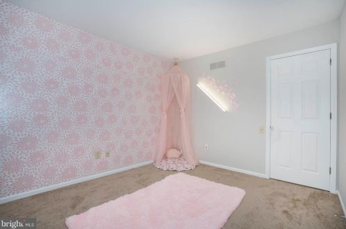 1 Glacier Ct, Bear DE  19701-1779 exterior