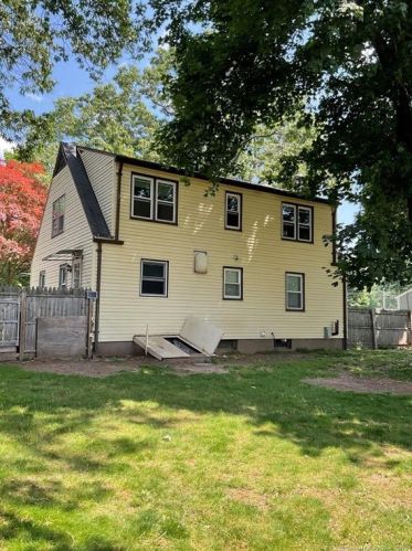 429 Elm St, Windsor Locks CT  06096-1604 exterior
