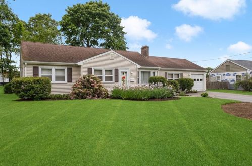102 Underwood Ave, Warwick, RI 02888-1224