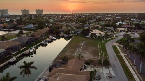 773 Holly Ct, Marco Island FL  34145-1915 exterior