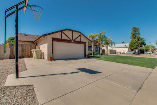 6331 Del Mar Ln, Glendale, AZ 85306-3226
