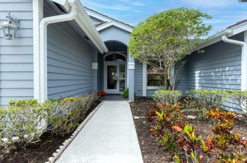 18601 Misty Lake Dr, Jupiter, FL 33458-3750