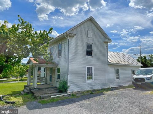 337 Capon St, Strasburg, VA 22657-1953