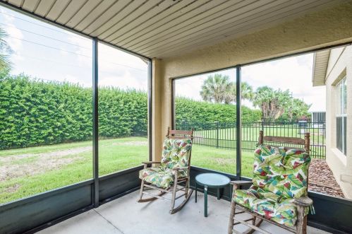 328 Grand Canal Dr, Kissimmee FL  34759-4344 exterior