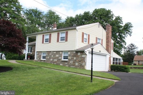 377 Jefferson Dr, Southampton, PA 18966-4410
