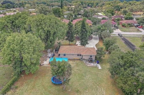 11089 Dean St, Bonita Springs, FL 34135-5708