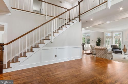 1212 Weybridge Ln, Wayne, PA 19087-4635