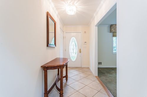 13 Abby Dr, Elwood, NY 11731-4123