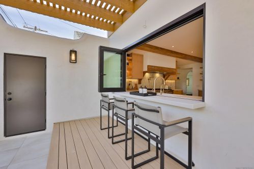 4215 Dawes St, San Diego CA  92109-4158 exterior