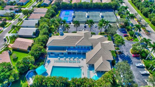 10549 Royal Caribbean Cir, Boynton Beach FL  33437-4285 exterior