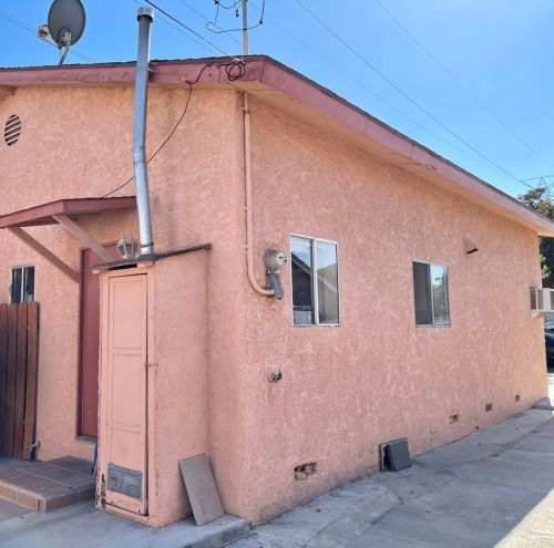 9000 Burke Ave, South Gate CA  90280-3411 exterior