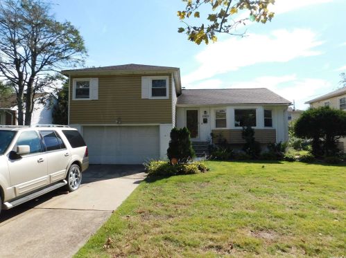 262 Greenwich Ave, Roosevelt, NY 11575-1205
