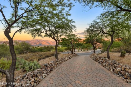 530 Soaring Hawk Pl, Tucson, AZ 85755-6572