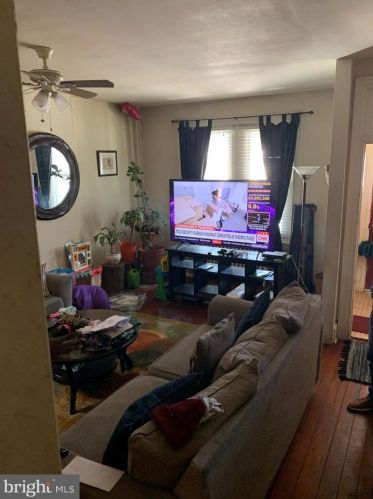 6816 Chew Ave, Philadelphia, PA 19119-1921