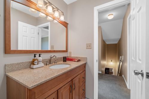 833 Boulevard Of The Champions, Shalimar FL  32579-2154 exterior